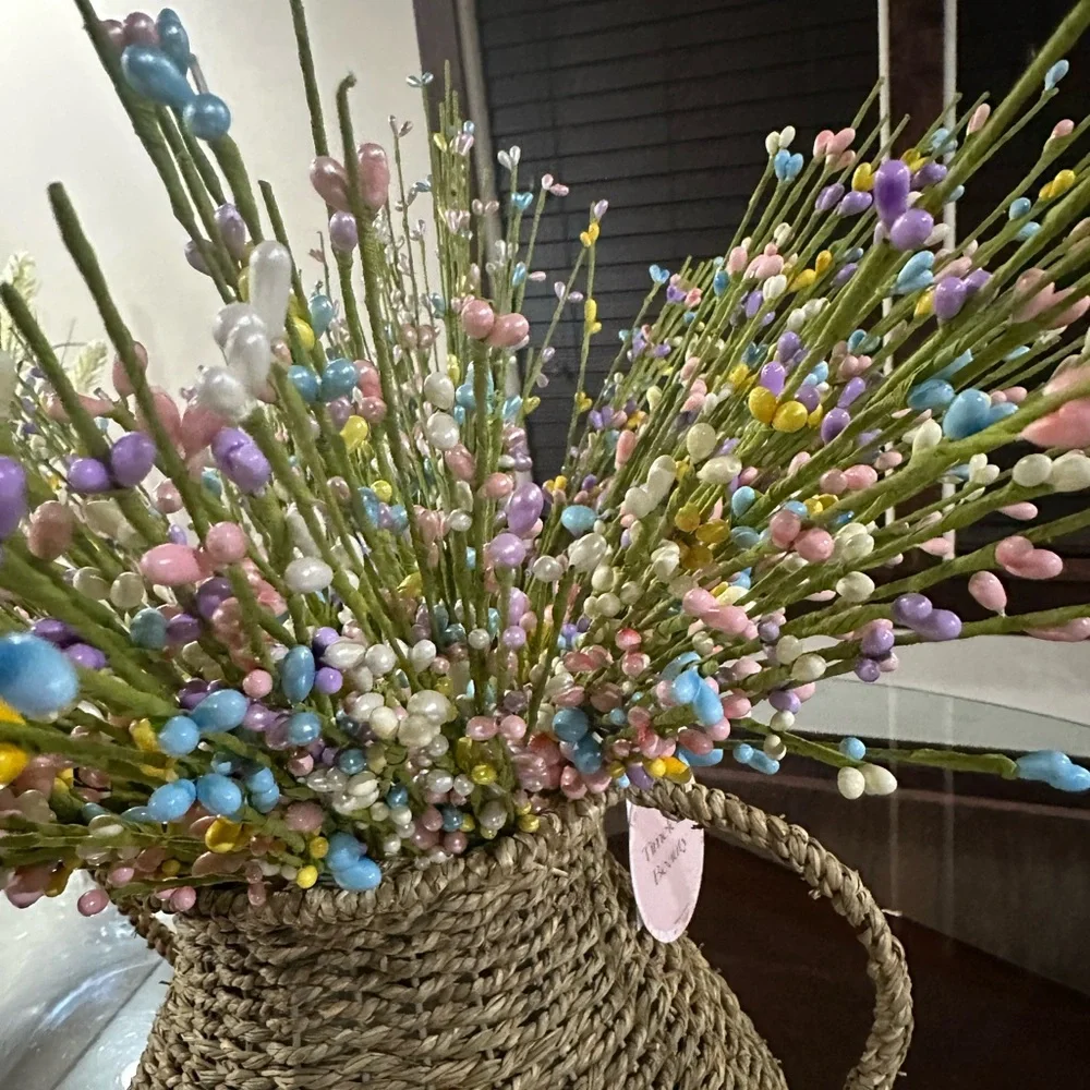 🌸New rattan banquet with Multicolor Floral Accents